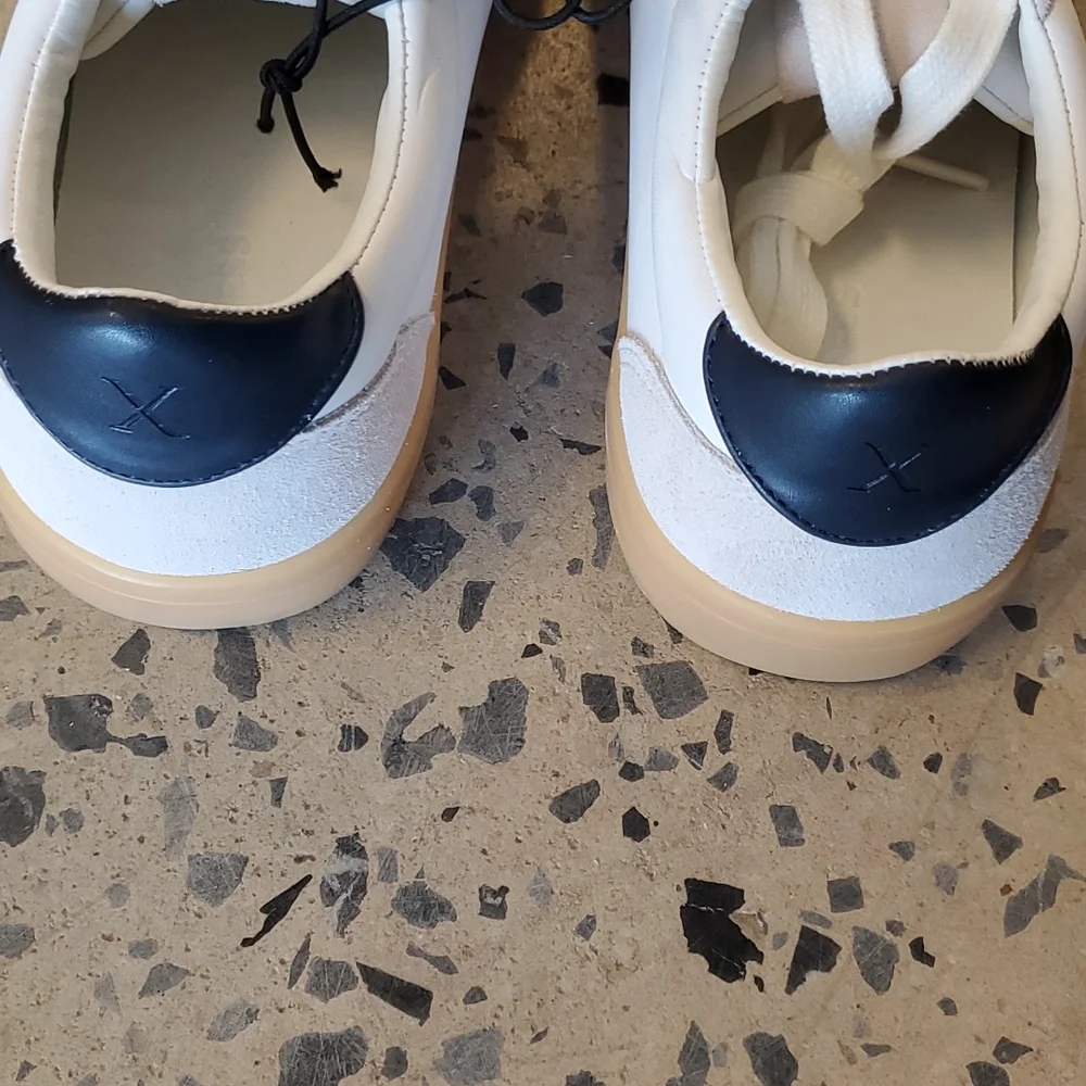 Express men's white tie front sneakers - Picture 4 of 9